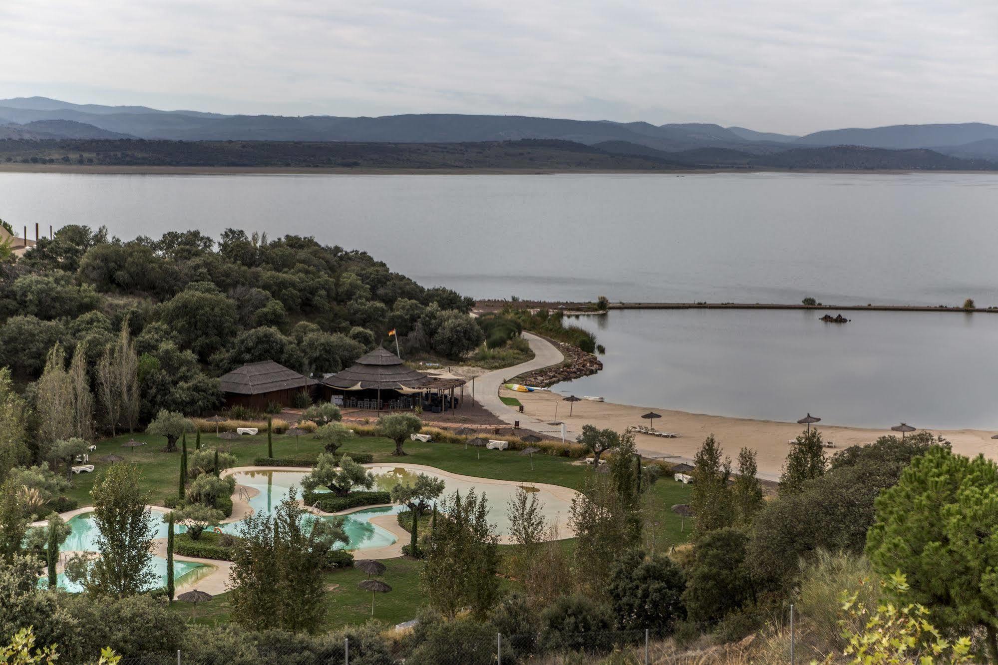 Vincci Valdecanas Golf El Gordo Exterior photo