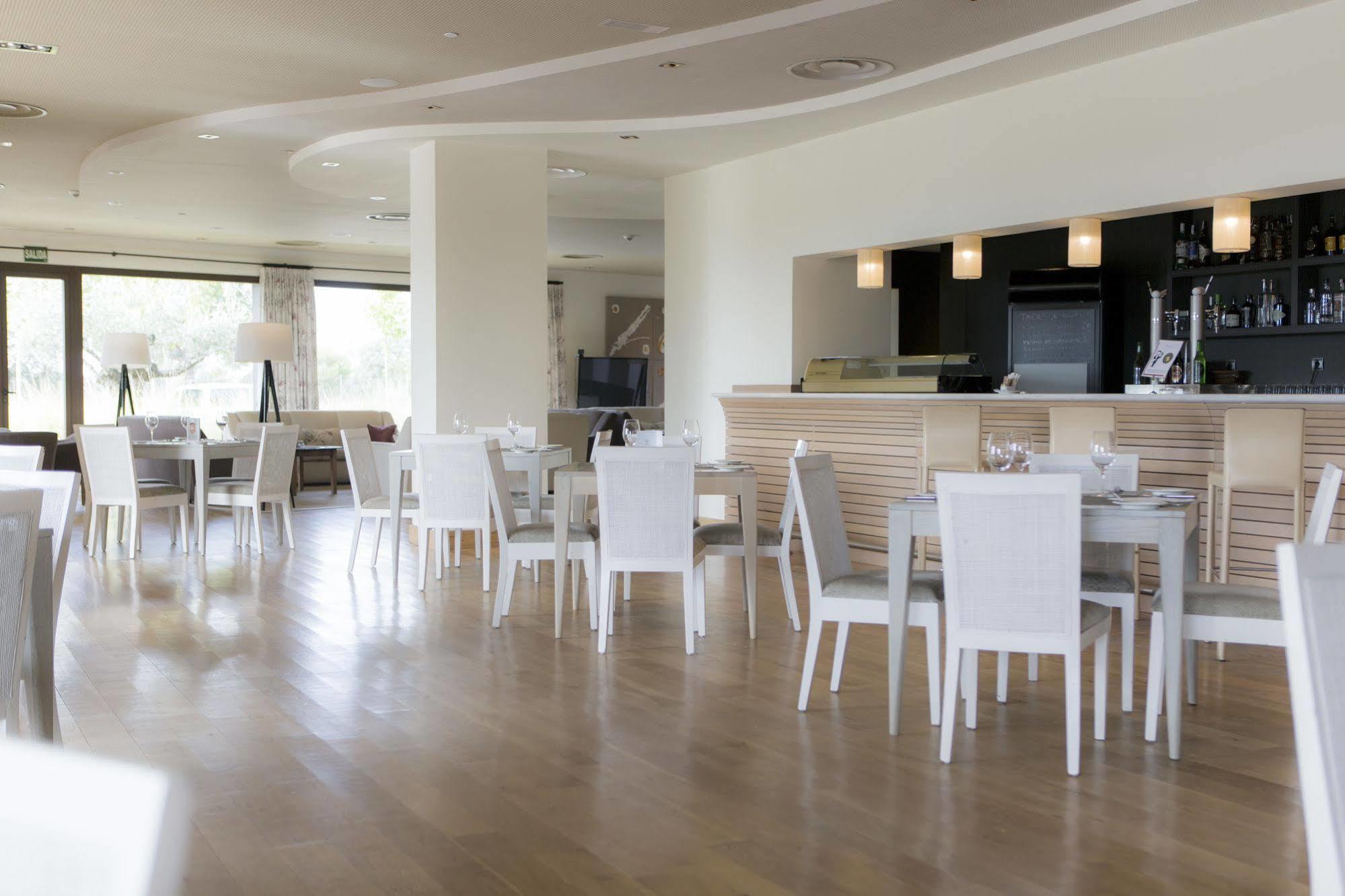 Vincci Valdecanas Golf El Gordo Exterior photo