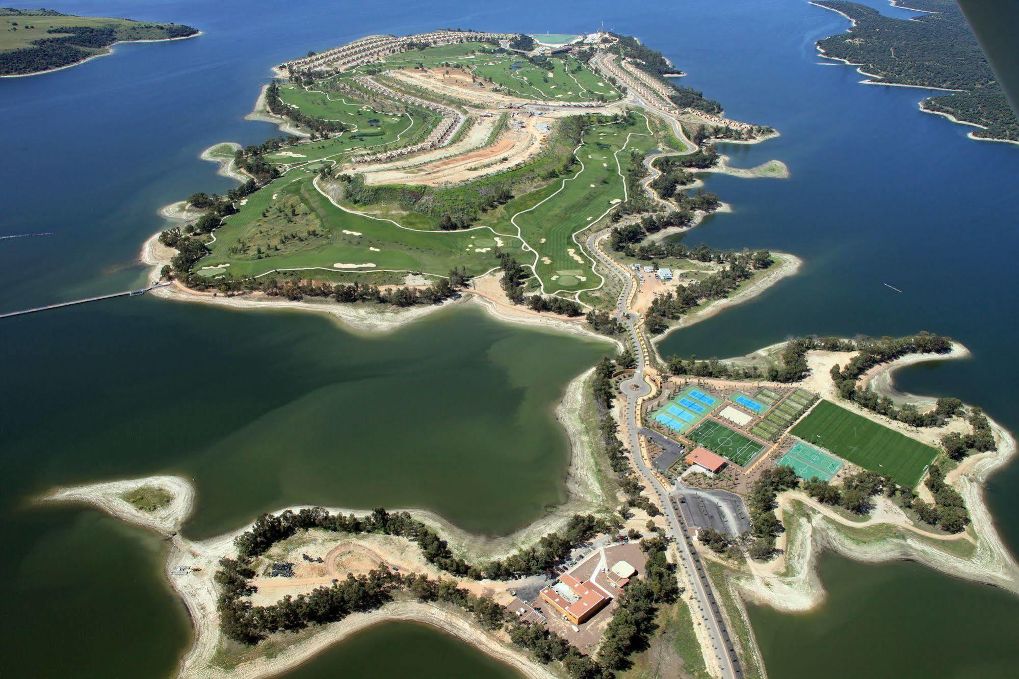 Vincci Valdecanas Golf El Gordo Exterior photo